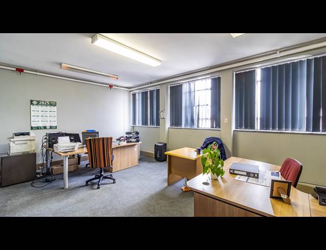 5,918M² FACTORY FOR SALE IN STEELEDALE